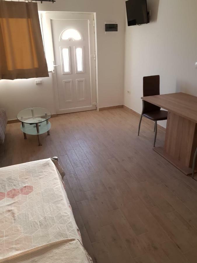 Studio Apartment Matija Подстрана Екстериор снимка